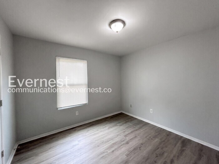 Building Photo - 5654 Bradley Cir