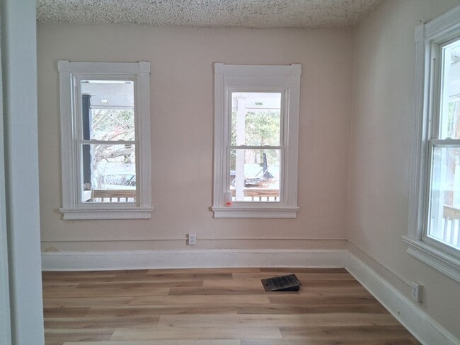 Building Photo - 58 Division St