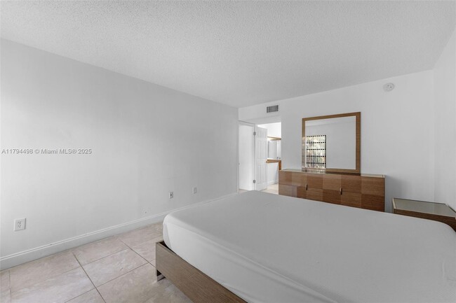 Building Photo - 5800 SW 127th Ave