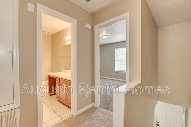 Building Photo - 160 Chalet North CT