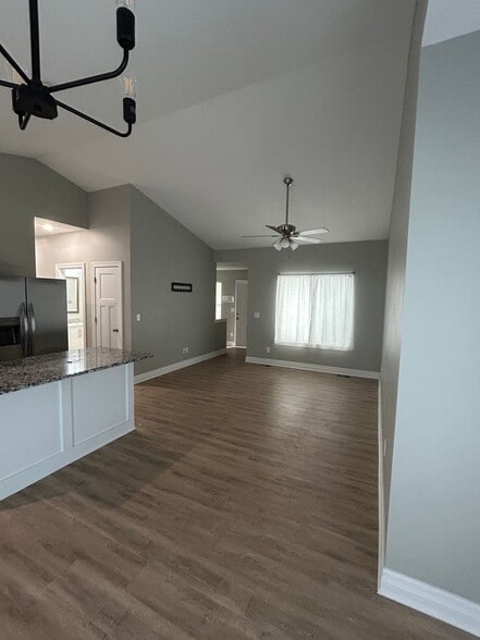 Building Photo - 1124 Sontag Ct