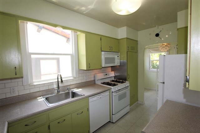 Building Photo - 2 Bedroom Dimond District Spanish Style Bu...