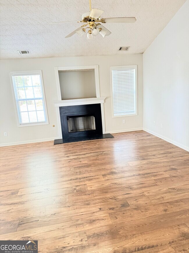 Building Photo - 128 Shadowbrooke Cir SW