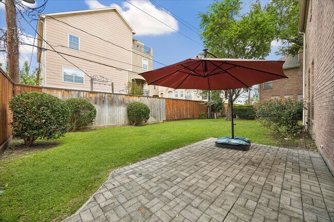Building Photo - 5638 Avalon Way