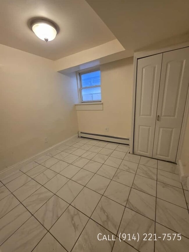 Building Photo - 149 Waverly St