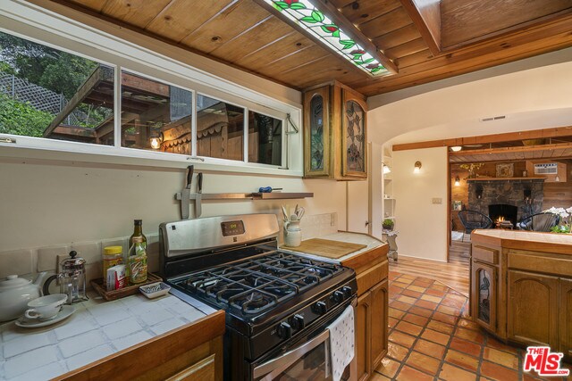 Building Photo - 650 N Topanga Canyon Blvd