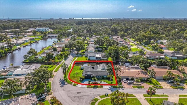 Building Photo - 1900 Sandpiper Dr