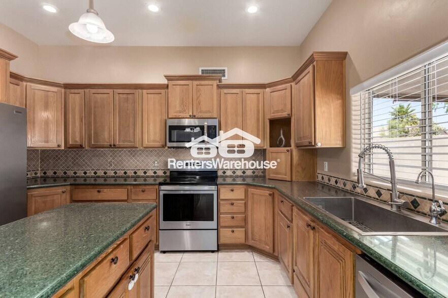 Building Photo - 21745 N 61st Dr