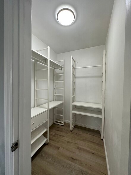 Building Photo - 2415 W 230th St
