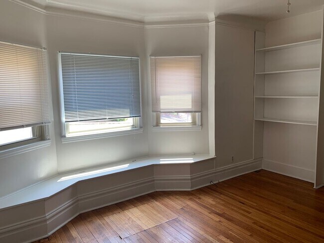 Building Photo - Fantastic Location in the Heart of Squirrel Hill!