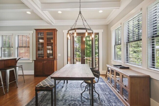 Building Photo - 519 N Highland Ave NE