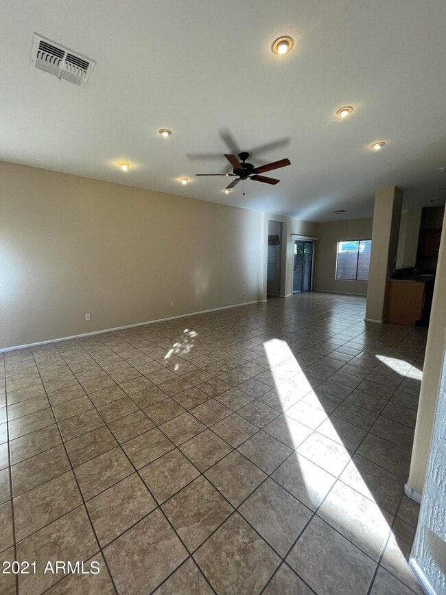 Building Photo - 2560 W Preserve Way