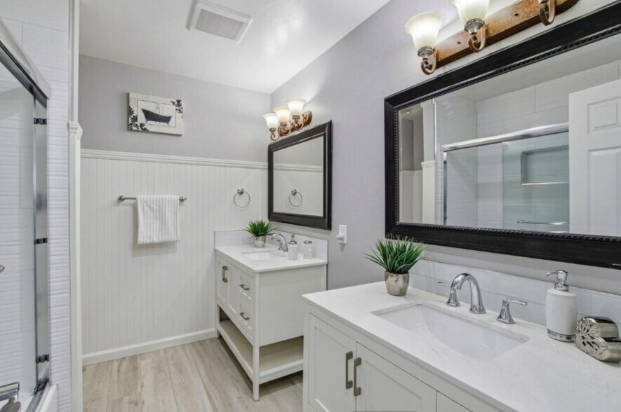 Building Photo - 597 Valley Forge Way