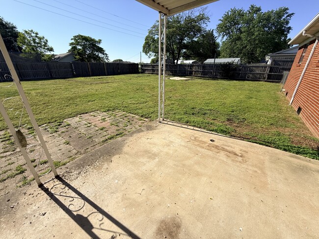Building Photo - 514 Oliver Dr
