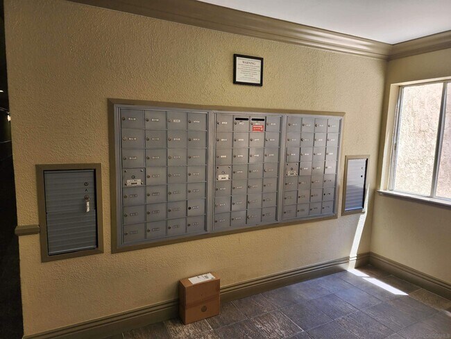 Building Photo - 3520 Lebon Dr