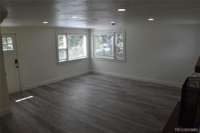 Building Photo - 1328 E St Vrain St