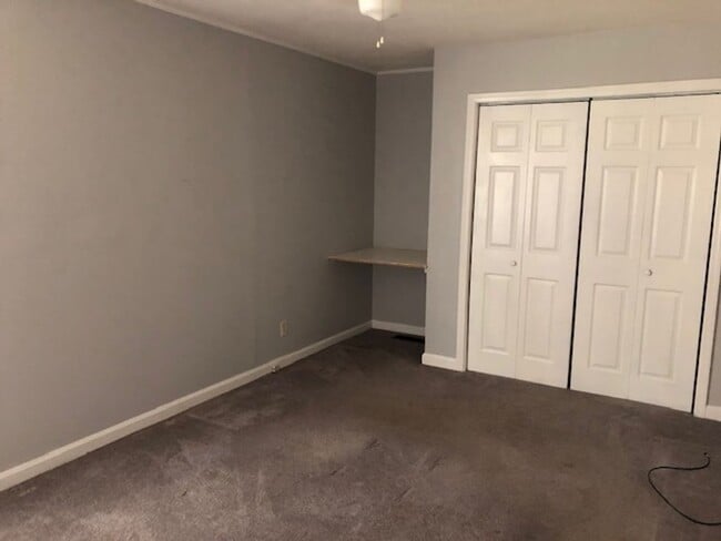 Building Photo - 1705 4th Pl NW