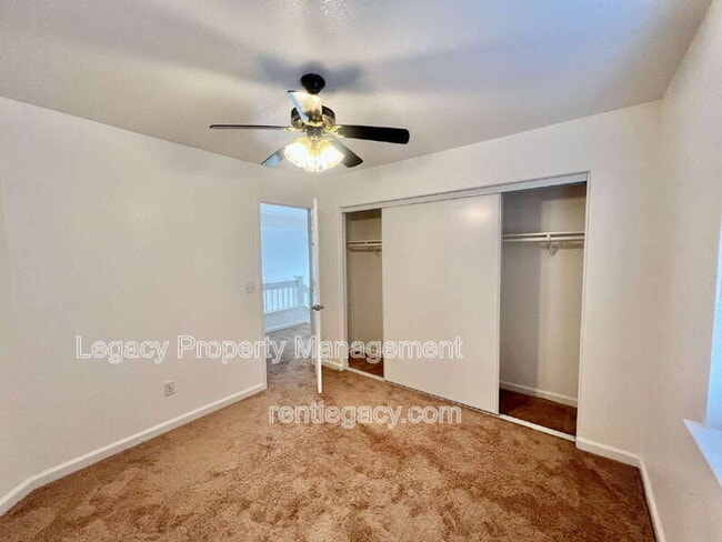 Building Photo - 2750 Parkview Terrace