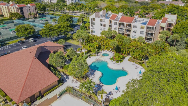 Building Photo - 600 Egret Cir