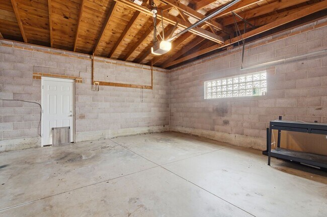 Building Photo - 4070 College Dr