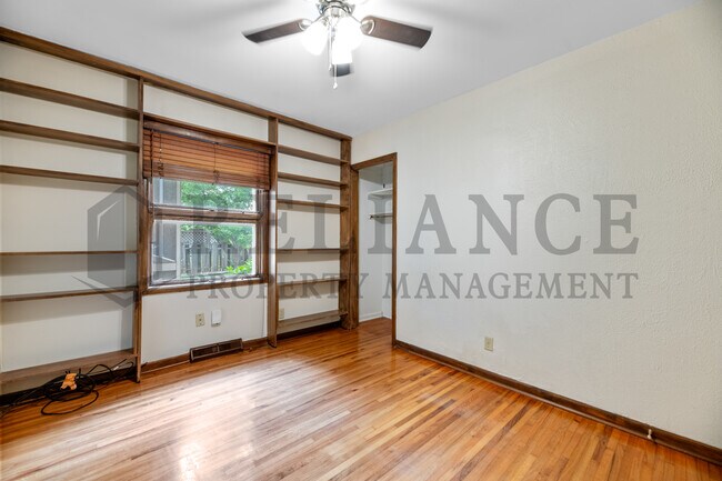 Building Photo - 614 N Brownthrush Ln