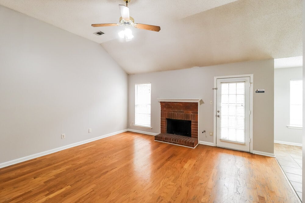 Building Photo - 9309 Garden Woods Cove