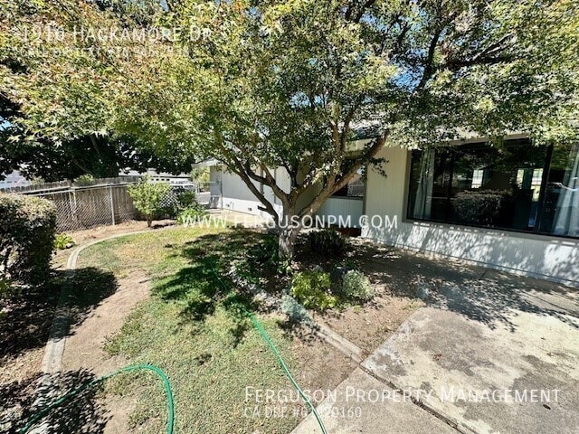 Building Photo - 1916 Hackamore Dr