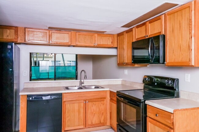 Building Photo - 10610 La Placida Dr