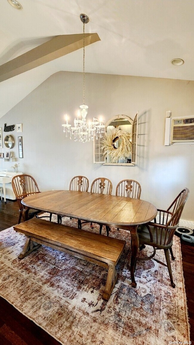 Building Photo - 350 Linden St