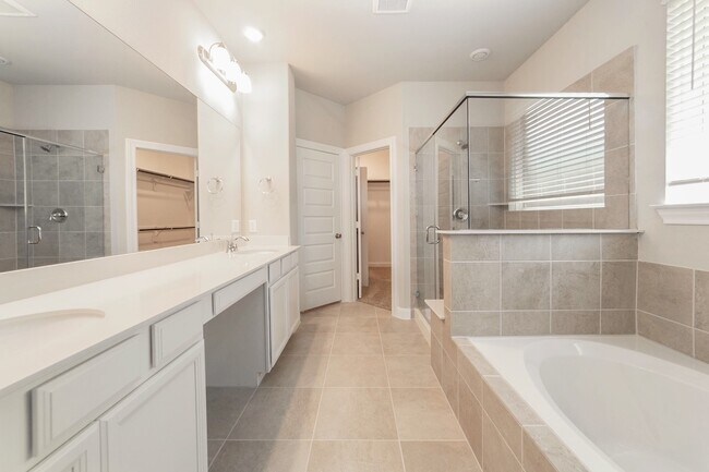 Building Photo - 11419 Glenwick Haven Dr