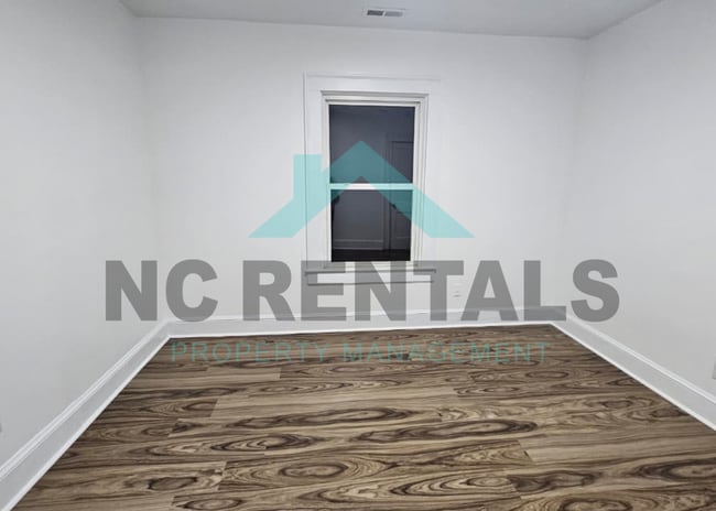 Building Photo - 124 Depot St