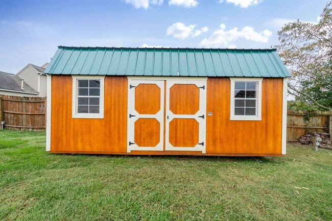 Building Photo - 625 Creekwood Dr