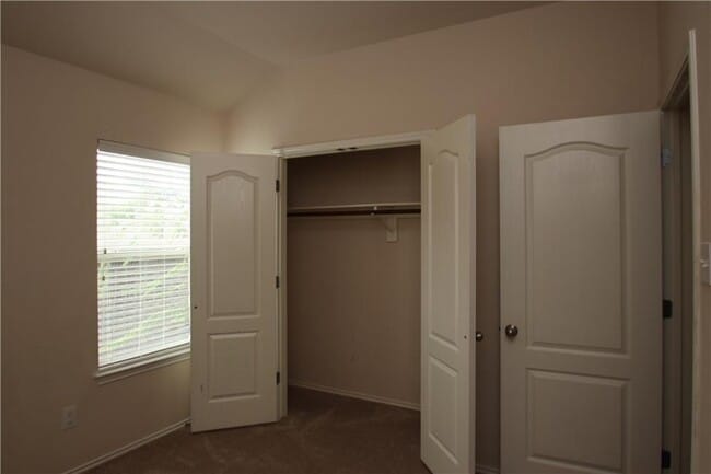 Building Photo - 1528 Haynie Bend