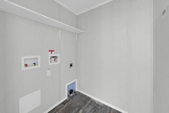 Building Photo - 58 Formby St