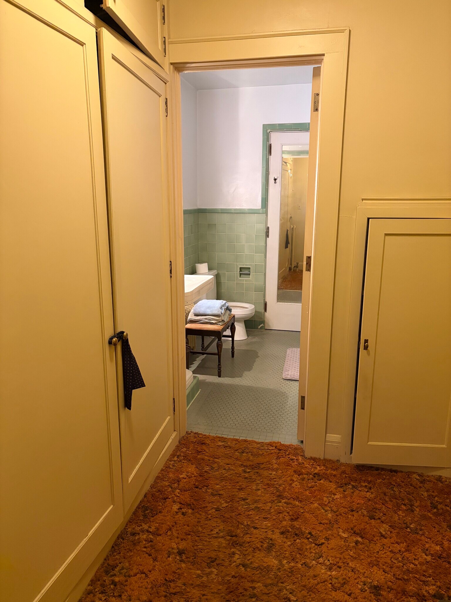 Bathroom w/ shower - 3901 Greysolon Rd