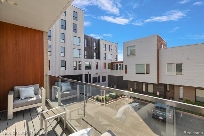 Building Photo - 284 Alfred St