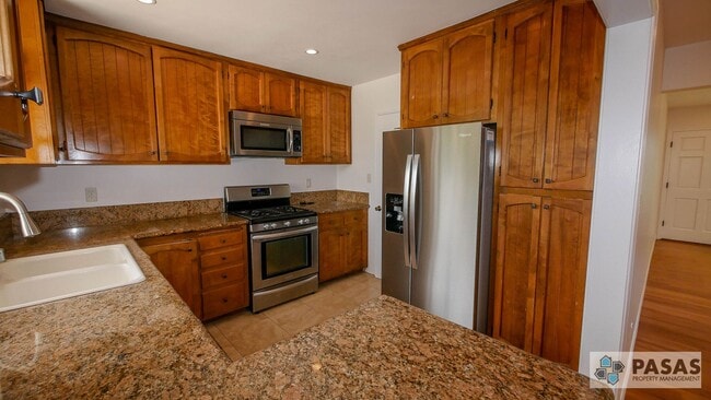 Building Photo - OPEN HOUSE, NOV. 24th at 2 pm - Downtown/Harbor Views!