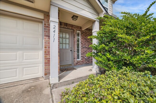 Building Photo - 2411 Lacyberry St