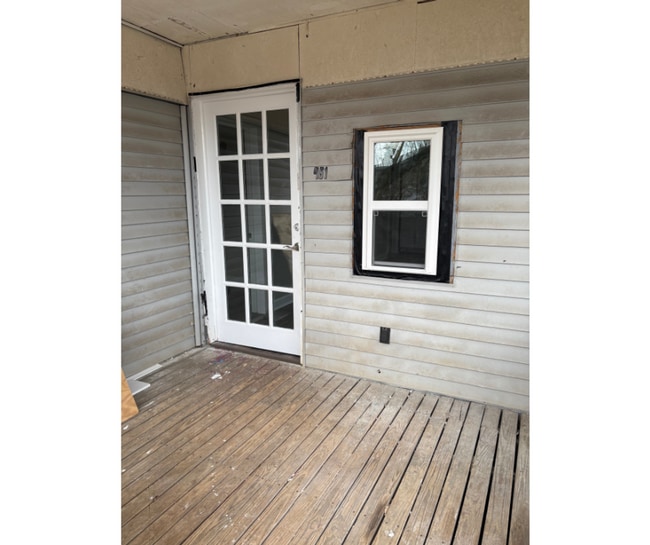 Building Photo - 1570 Chippewa Ave SE