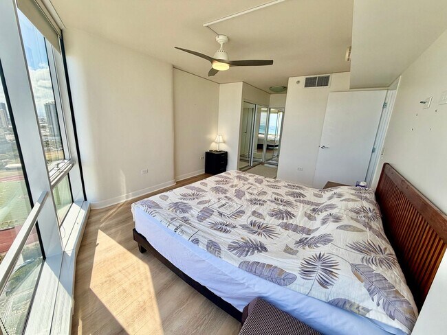 Building Photo - Stunning 2-Bedroom, 2-Bath Ocean View Unit at Moana Pacific – Available June 16, 2026