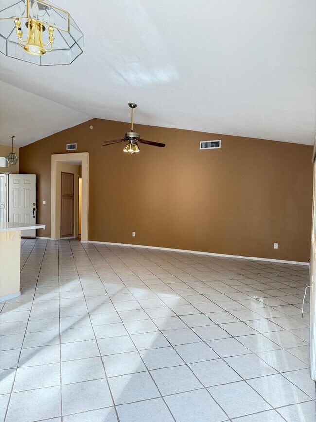 Building Photo - 7283 W Tina Ln