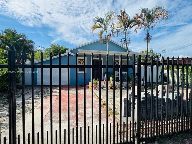 Primary Photo - 861 NW 112th St