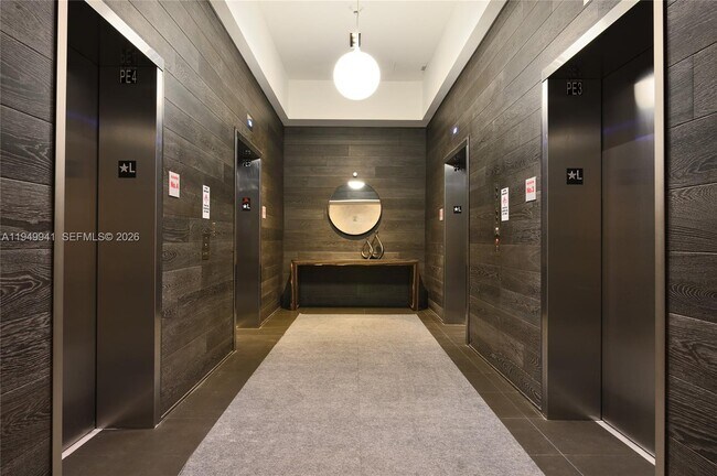 Building Photo - 1600 NE 1st Ave