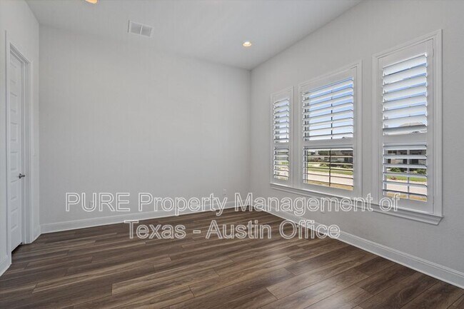 Building Photo - 1138 Woodpark Ln