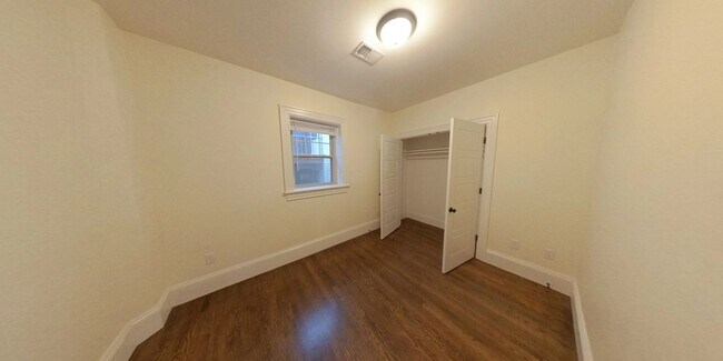 Building Photo - 27 Commonwealth Terrace