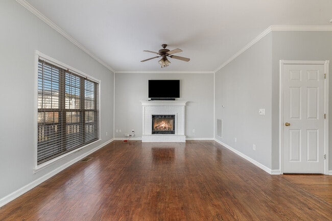 Building Photo - 3400 McGee Cove