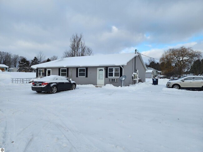 Primary Photo - 107 North St