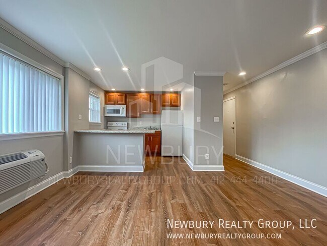 Building Photo - 305 San Juan Dr
