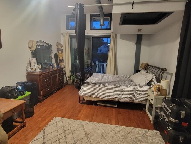 Building Photo - 602 S 9th St