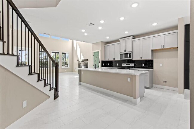 Building Photo - 17503 Panorama Dr